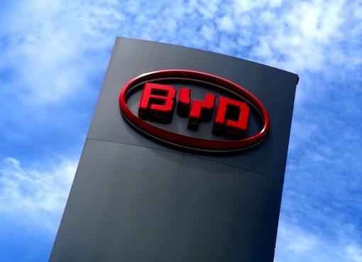 中国EV大手のBYD、英ディーラー「ペンドラゴン」と提携へ　乗用車市場に本格参入