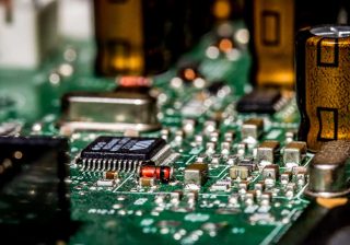 活況に沸く世界半導体チップ市場、中国企業の好決算相次ぐ