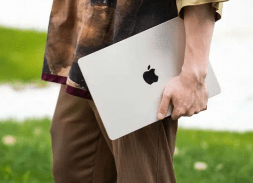 アップル、中国でMacBook Proの生産拠点拡大の見通し