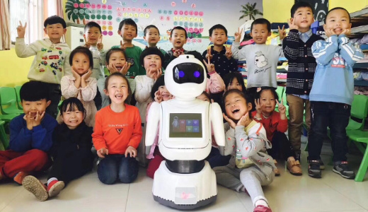 中国の幼稚園に先生ロボット登場。教員不足で既に1500園が導入