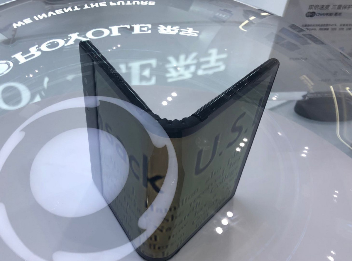 世界大手各社が挑む「折り畳み式スマホ」、新興メーカー「Royole」に勝ち目はあるか？