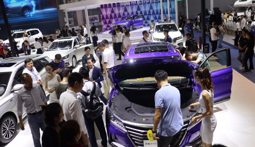 スマート機能と高いデザイン性が目を引く中国新興EVメーカーの新型車が勢揃い　上海モーターショー