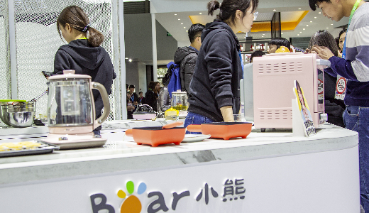 小型家電の「小熊電器」：深圳証券取引所に上場