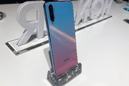 ファーウェイがスマホhonor20 youthを発表、女性ユーザーの獲得を狙う