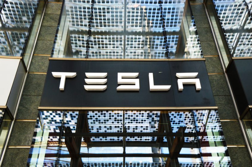 テスラ、スペースXのスターリンク「中国で使用しない」