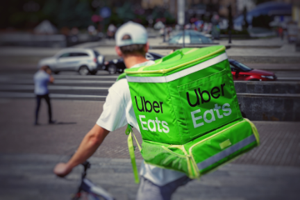 インドのフードデリバリー市場に再編の波　UberEatsがライバル社「Zomato」に売却か