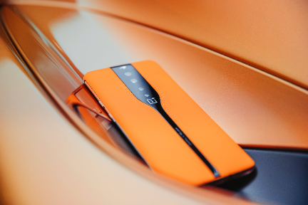 OPPO傘下「OnePlus」が「消えるカメラ」搭載のコンセプトモデルを発表　マクラーレンとの提携開発で実現ーCES2020
