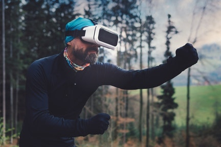 触覚も伝わる高性能VRグローブ開発「HapX」：約13億円を調達