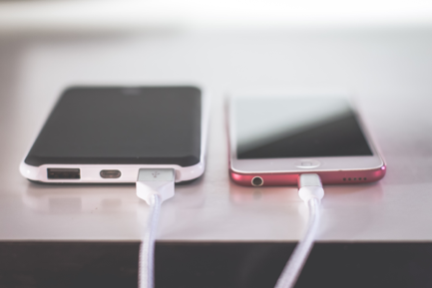アップルのLightningポートを排除へ　EUが充電規格の統一化を決議
