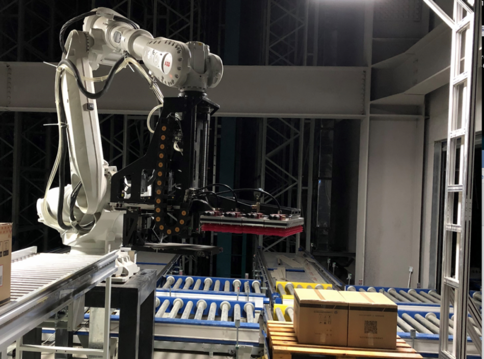 薬剤師の負担を軽減する調剤ロボット　1000種以上薬品を識別　精度は99.99％