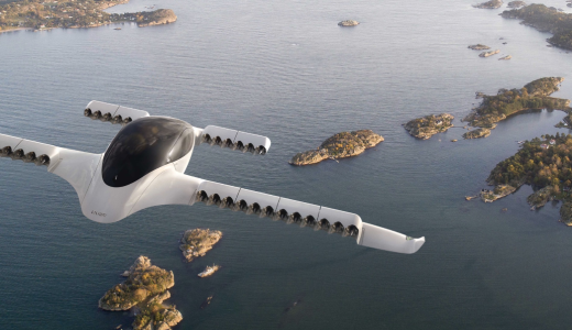 「空飛ぶ車」の量産化でSF映画の未来世界は実現するか
