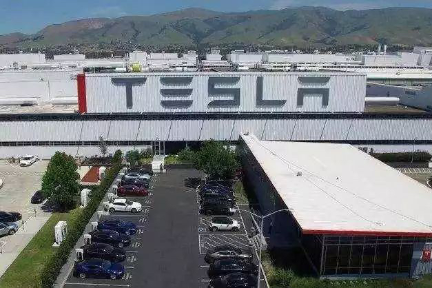 モルガン・スタンレー、テスラ株1000ドル超えは「過大評価」と警告