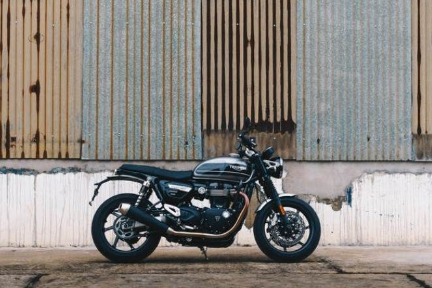 移動手段からレジャーアイテムへ　ハーレーダビッドソン熱狂ファンが創業する輸入バイクECが急成長