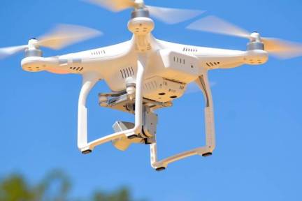 ドローン世界最大手DJI、来年に香港上場か