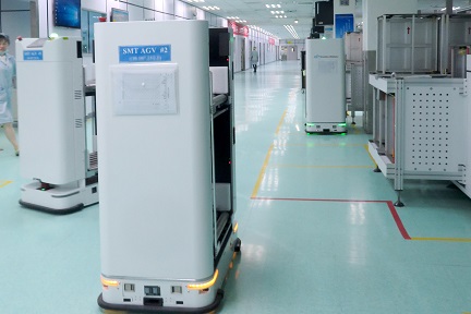 物流倉庫や工場で活躍、AIロボット「スタンダード・ロボット」が約15億円調達