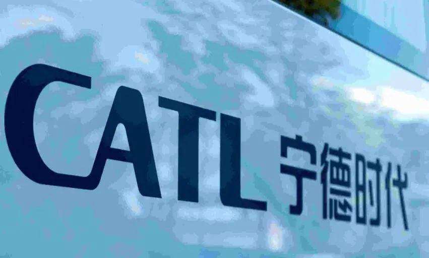 中国CATLがメルセデス・ベンツの主要サプライヤーに　バッテリー技術で提携強化