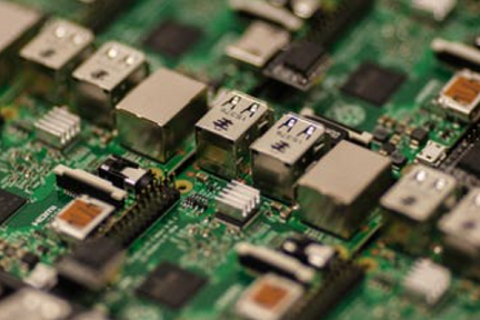 半導体設計ツール開発「X-EPIC」が約16億円を調達　米国の独壇場に風穴を