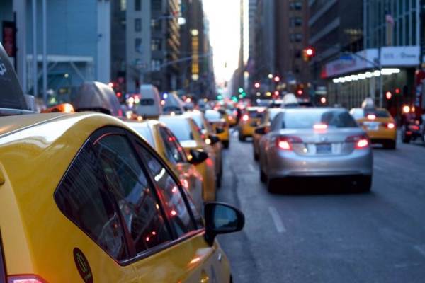 高齢者も使いやすく　上海市タクシー配車サービスに「ワンタッチ予約」機能追加