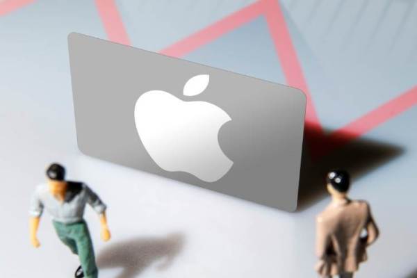 アップル、2022年に折り畳み式iPhoneをリリースか　2種を研究開発中