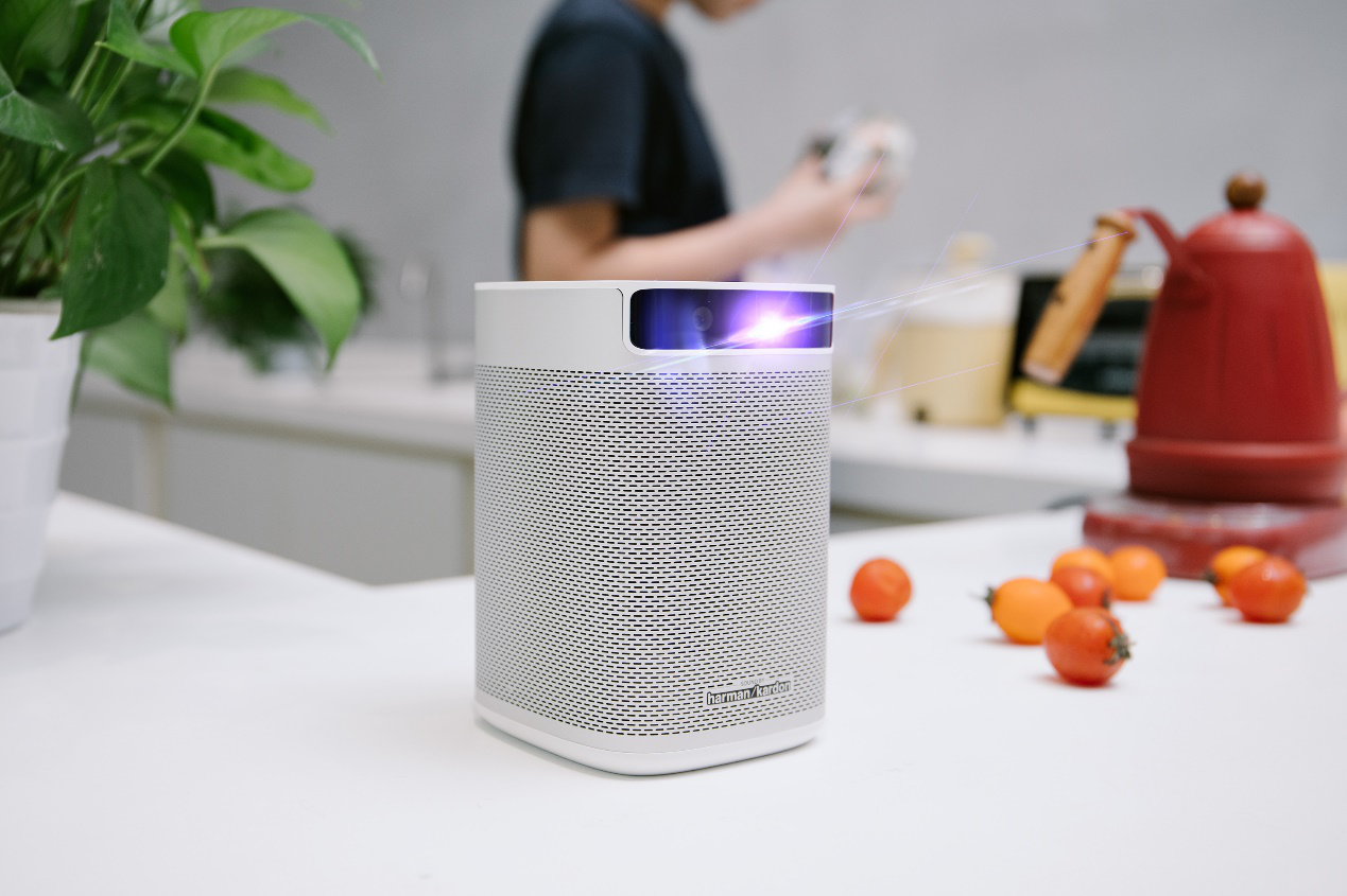日本でも売れ行き好調、家庭用プロジェクター王者の中国「XGIMI」が上場　株価高騰