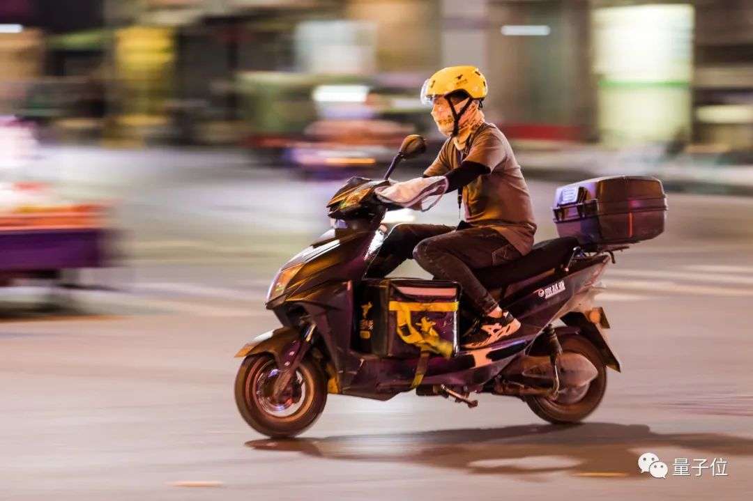 フードデリバリー世界一の中国、「AI上司に使われる料理配達員」の実態