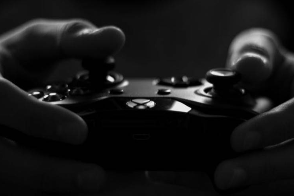 テンセント、約64億円で人気ゲーム『ドラブラ』開発元に追加出資、持ち株比率を4％拡大