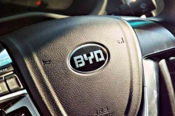 中国EV大手BYD、スピンオフした半導体事業を創科板に上場、評価額1700億円超
