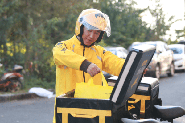 配車・買い物アプリを高齢者対応。美団が2.6億人市場に照準