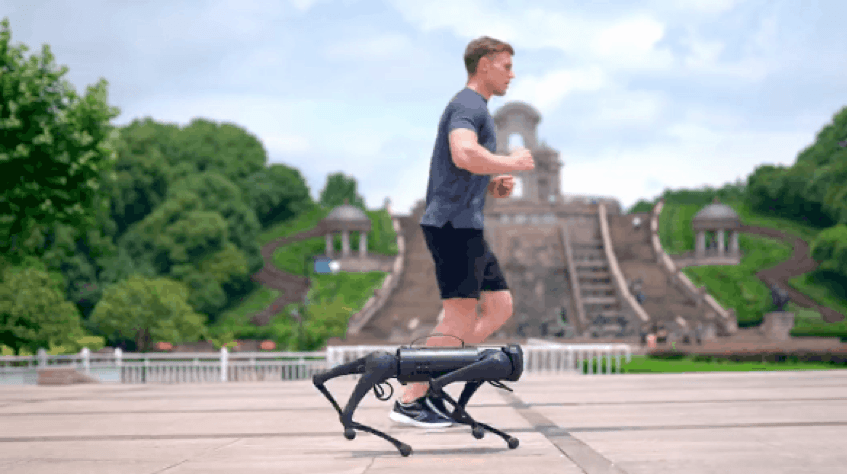 四足歩行ロボット「Unitree Robotics」が約10億円を調達、アンディ・ラウと舞台共演も