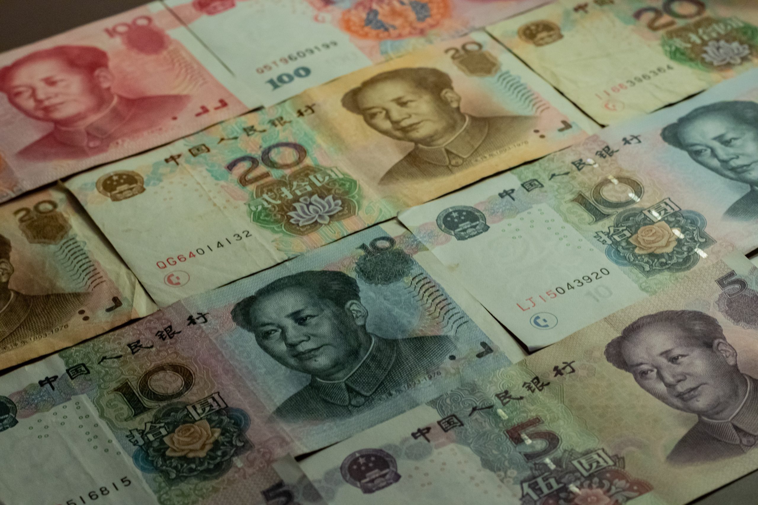 世界の中央銀行の約3割が人民元保有増を計画　シンクタンク報告