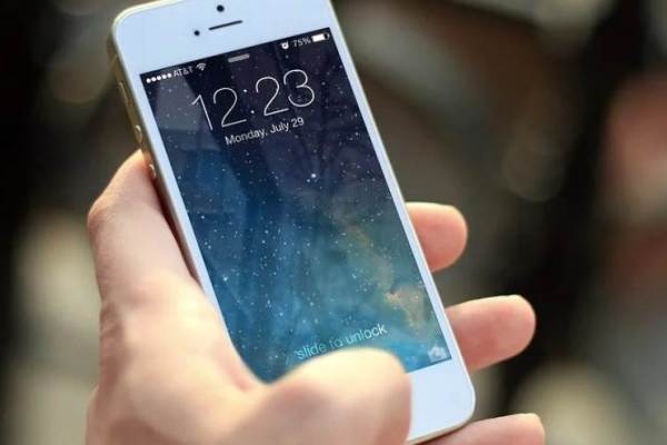 アップル、最新iPhone製造に向け中国サプライヤーの起用を拡大