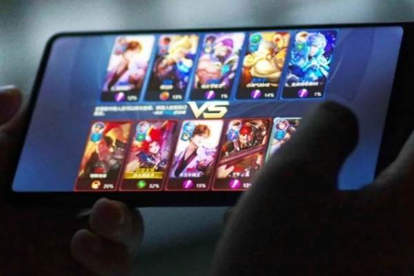 テンセント人気ゲーム『王者栄耀』、未成年者のプレイ時間と課金上限の制限強化