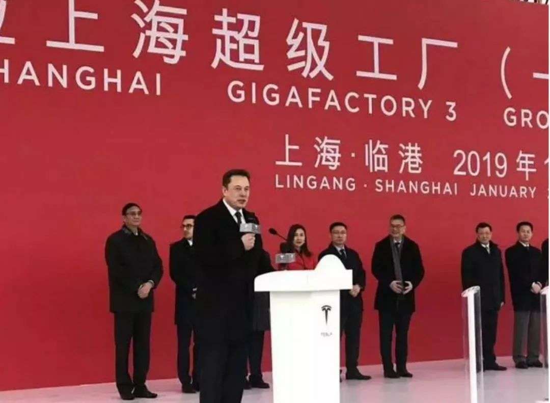 テスラはもはや中国を離れられない