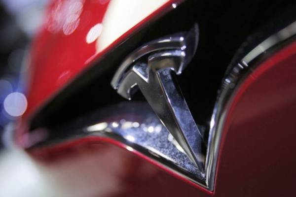 テスラ、約80万台分のリン酸鉄リチウム電池を中国CATLに発注