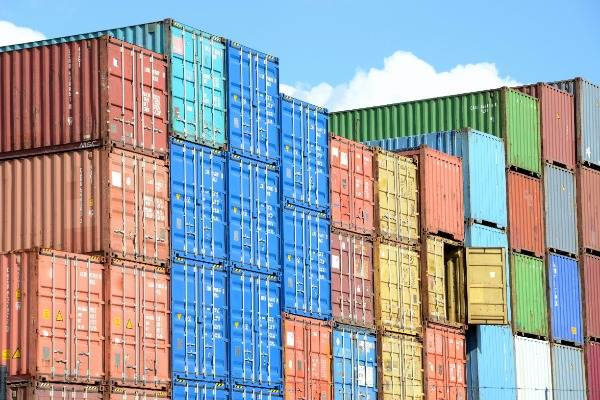 上海港コンテナ取扱量が4703万TEU超え、12年連続で世界1位