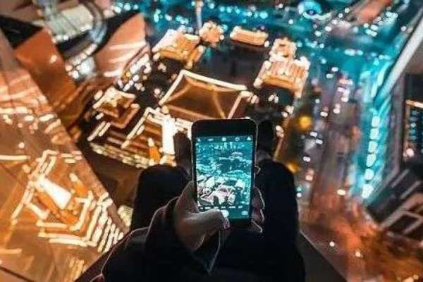 中国、ネット企業の海外上場で新規則　配信アルゴリズムの管理も強化