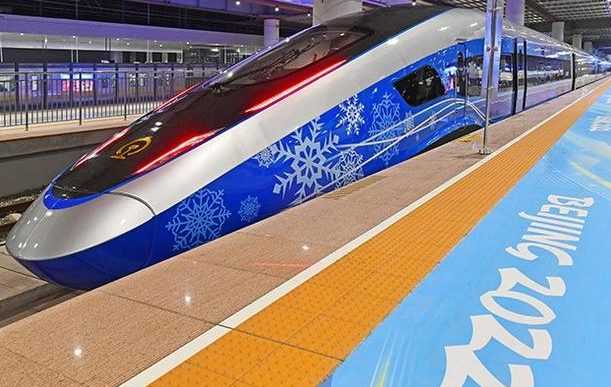 北京冬季五輪　専用高速列車、走行中の超高精細5G生中継を実現