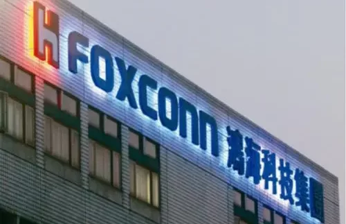 鴻海、タイでEV量産に向け始動　米でも電動軽トラ納車開始へ