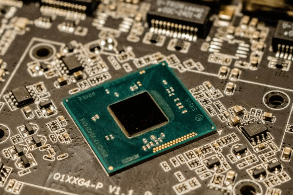 ウクライナ情勢、半導体生産に影響か