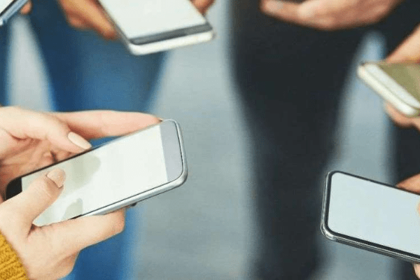 中国スマホブランド、ハイエンド市場への参入加速