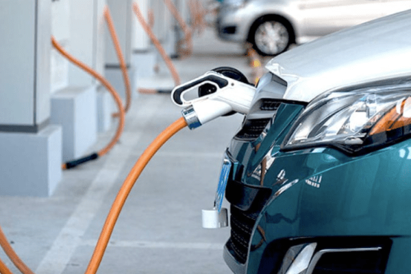中国は自動車電動化の先導役　SMMTのホーズCEO