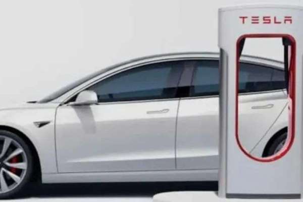 テスラ、昨年は充電スタンド1万台設置。半分を中国市場に投下