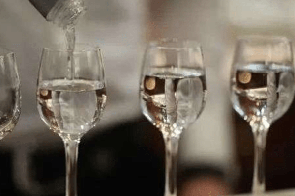 中国「恋人の日」、レストラン予約は「日本料理」が1位　日本酒も市場急拡大