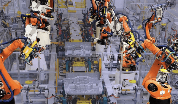 自動化需要、自動車製造業で旺盛　産業用ロボット企業の受注増