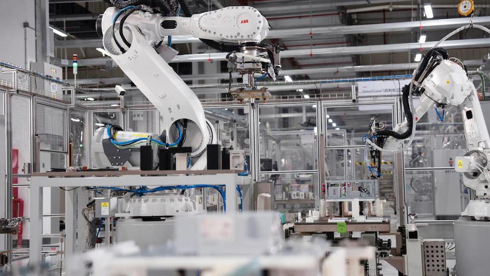 スイスABB、「ロボットでロボット生産」のスーパー工場、上海で開業