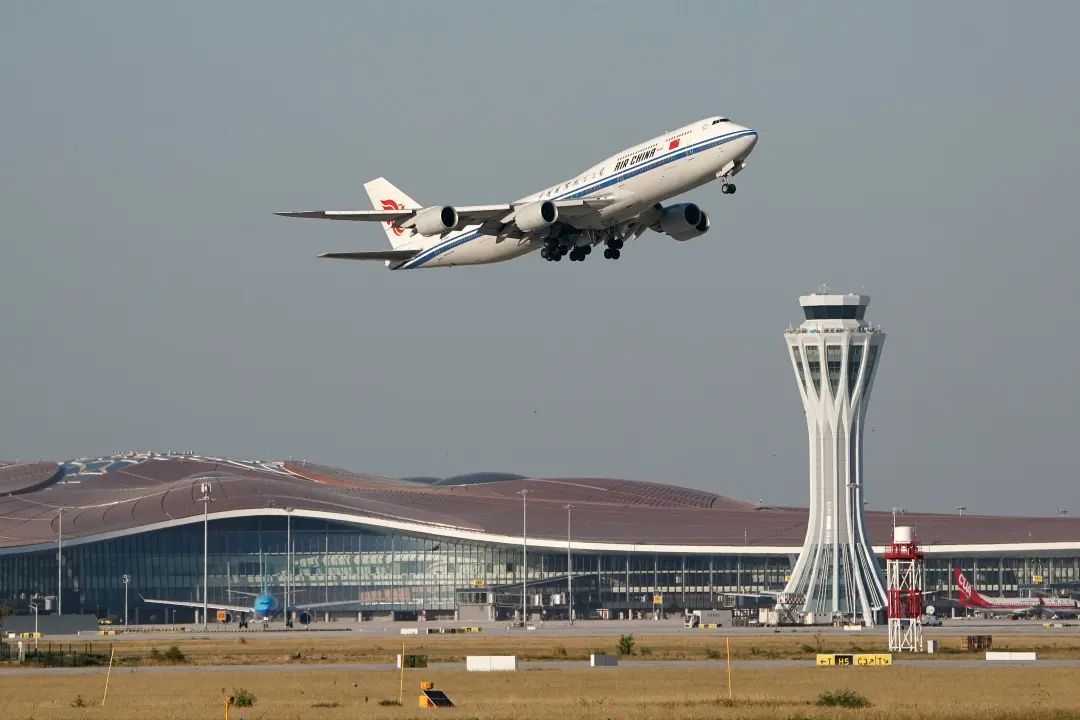 中国、入国者隔離の終了発表で国際航空券の検索急増　一番人気は日本