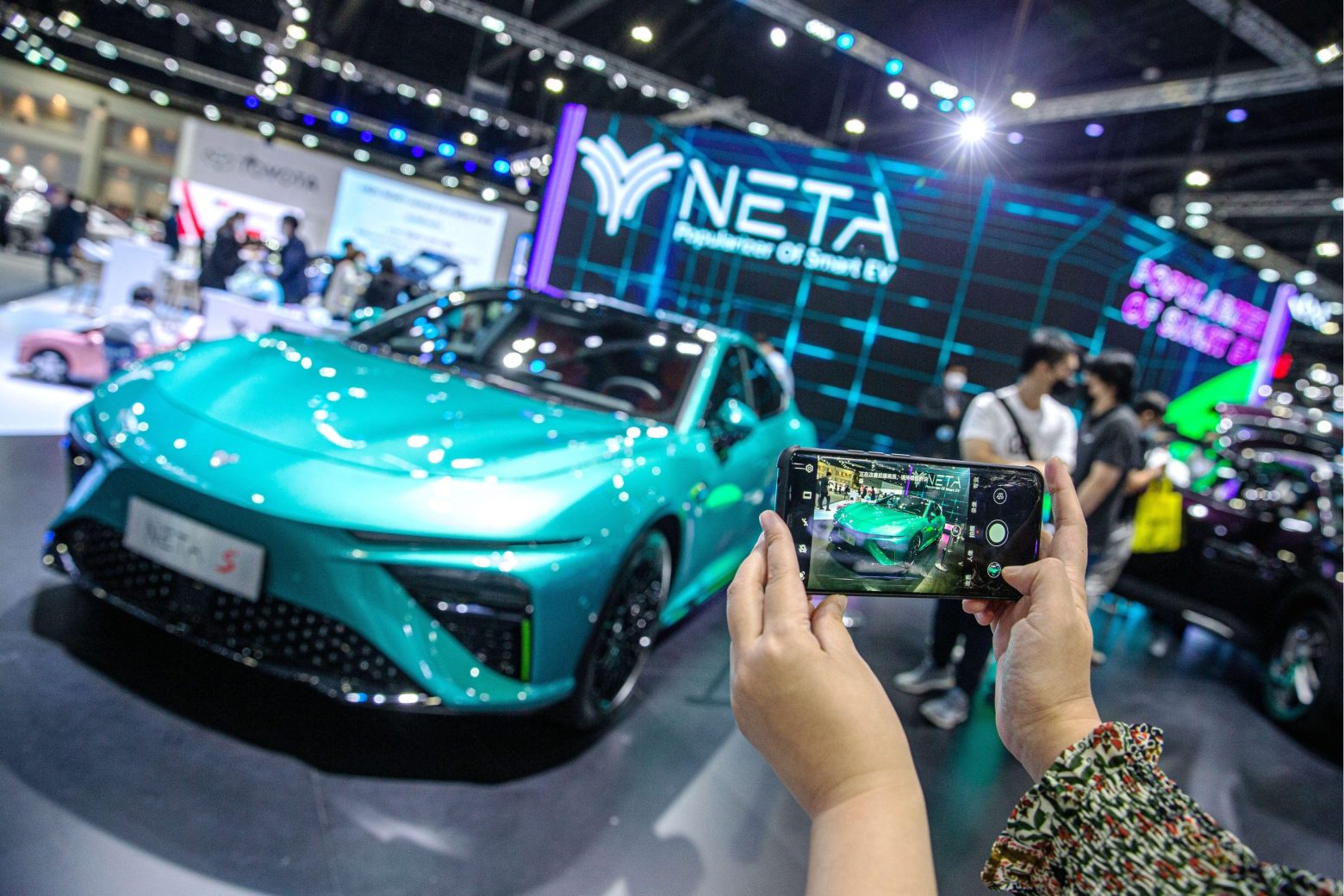 中国新興EV「哪吒汽車」、いよいよIPOか？クロスオーバー・ファンドから1400億円を調達