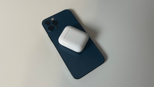 アップル、双方向ワイヤレス充電の特許を出願　iPhoneでAirPodsの充電が可能に