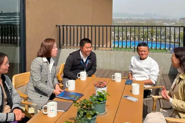 ジャック・マー氏中国帰国　学校でAI技術の活用を語る、ChatGPTにも言及　