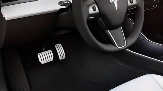 テスラ、中国でEV110万台超の大規模リコール　ブレーキ関連の不具合にOTAで対応